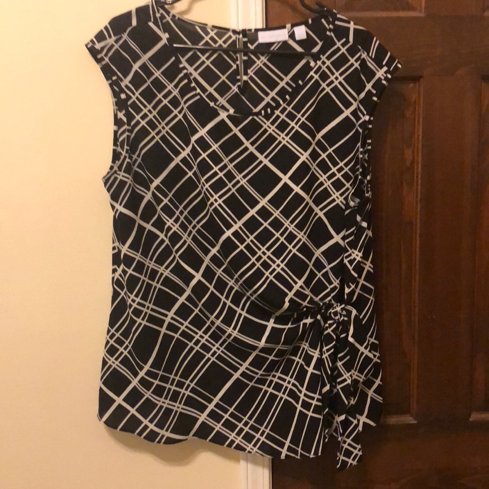Black N White Sleeveless Top